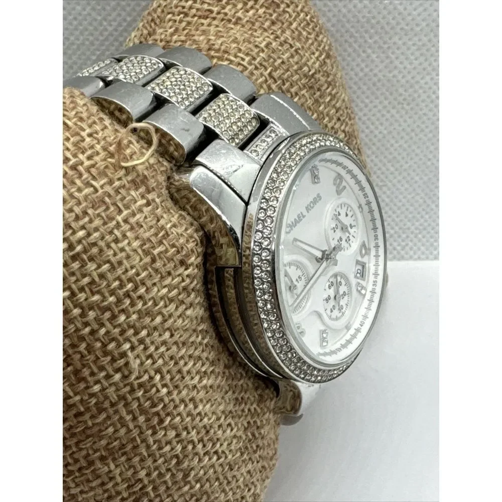 Michael Kors Runway MK5825 Women Stainless Steel Analog Dial Quartz Watch JNA840
